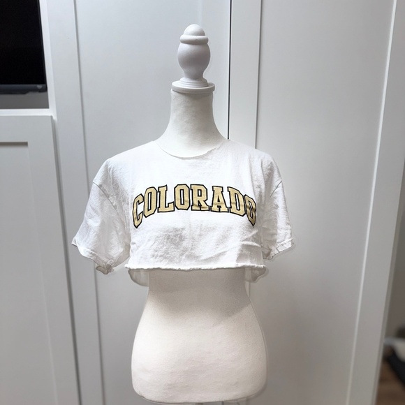 University of Colorado Boulder Cropped T-Shirt - Picture 1 of 2